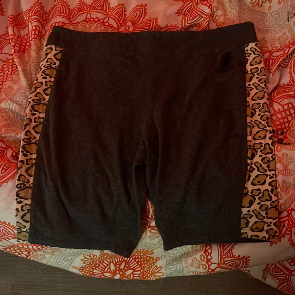 Women|Disney|Gray|XL|Cheetah|Shorts|Leggings